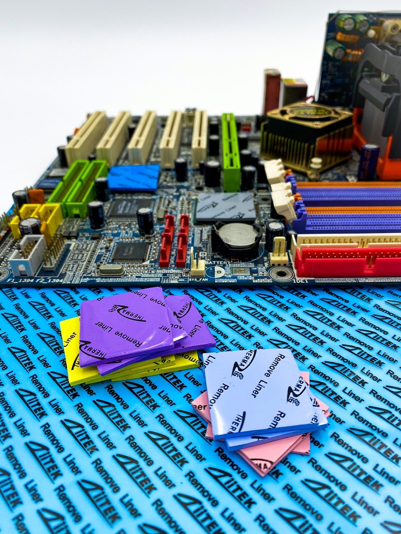 液冷散熱新時代，導熱硅膠片賦能光模塊高效穩運行